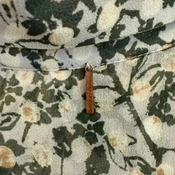 MISA Los Angeles Floral Print Short Sleeve Button-Up Top size S - Picture 6 of 11